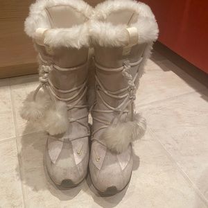 Nike winter boots with fur. Women’s.